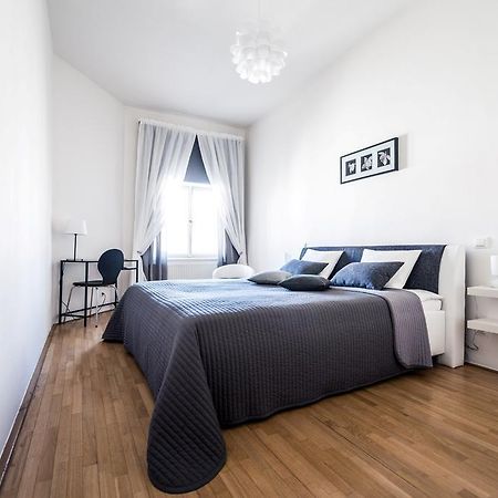 Modern Apartment Riegrovy Sady Прага Стая снимка