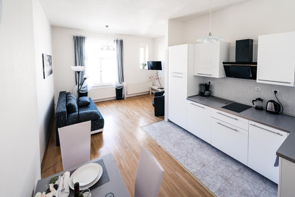 Modern Apartment Riegrovy Sady Прага Стая снимка